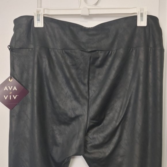 Ava & Viv Black faux leather leggings size 1X - Picture 3 of 4